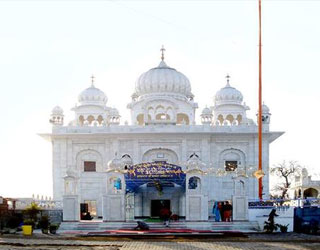 Historical Gurdwaras darshan surrounding amritsar